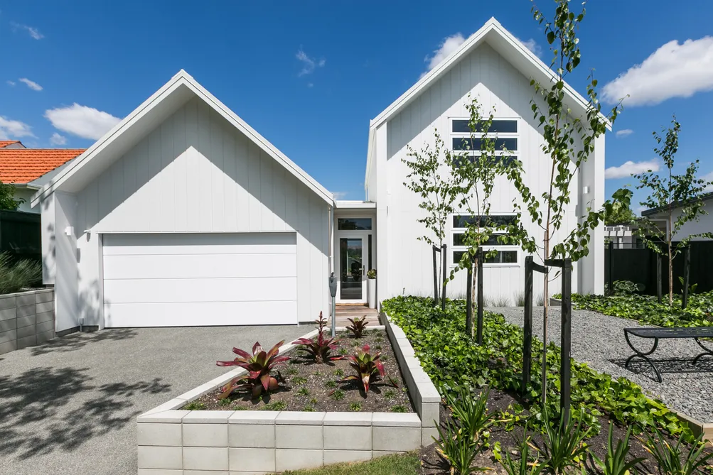 Contemporary Hideaway - Premium Location