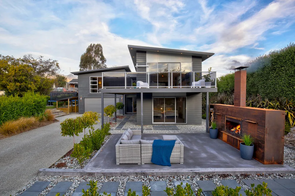 ANOTHER SOLD BY GERARD & HADLEY