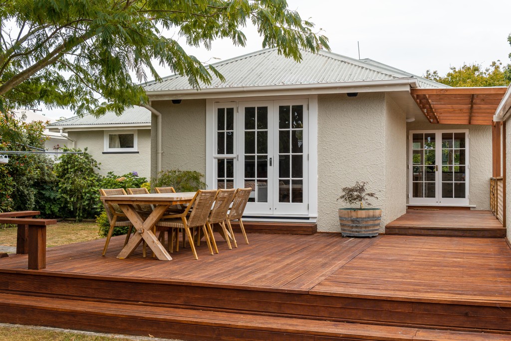 Jellicoe Street Jewel