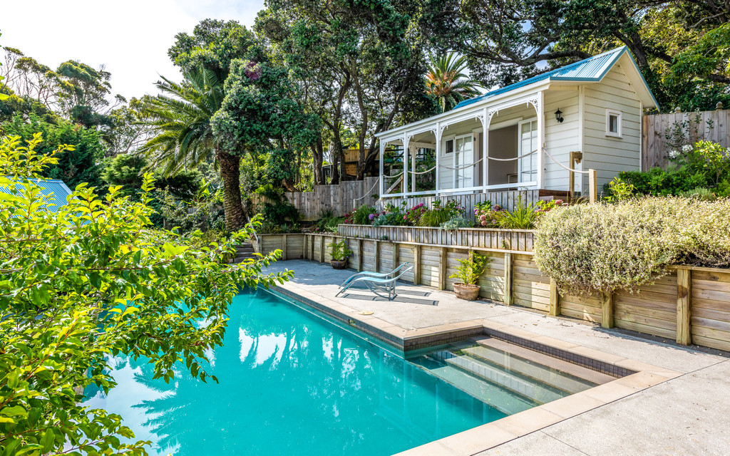 Grand Waterfront Villa  