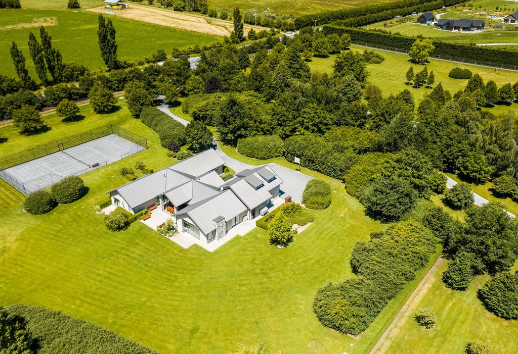 Mature Rural Setting In Central Dalefield