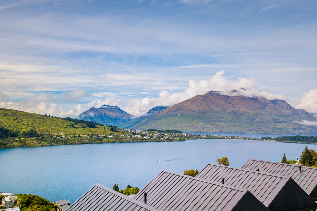 Commercial Rating; Luxury Lakeview Villa