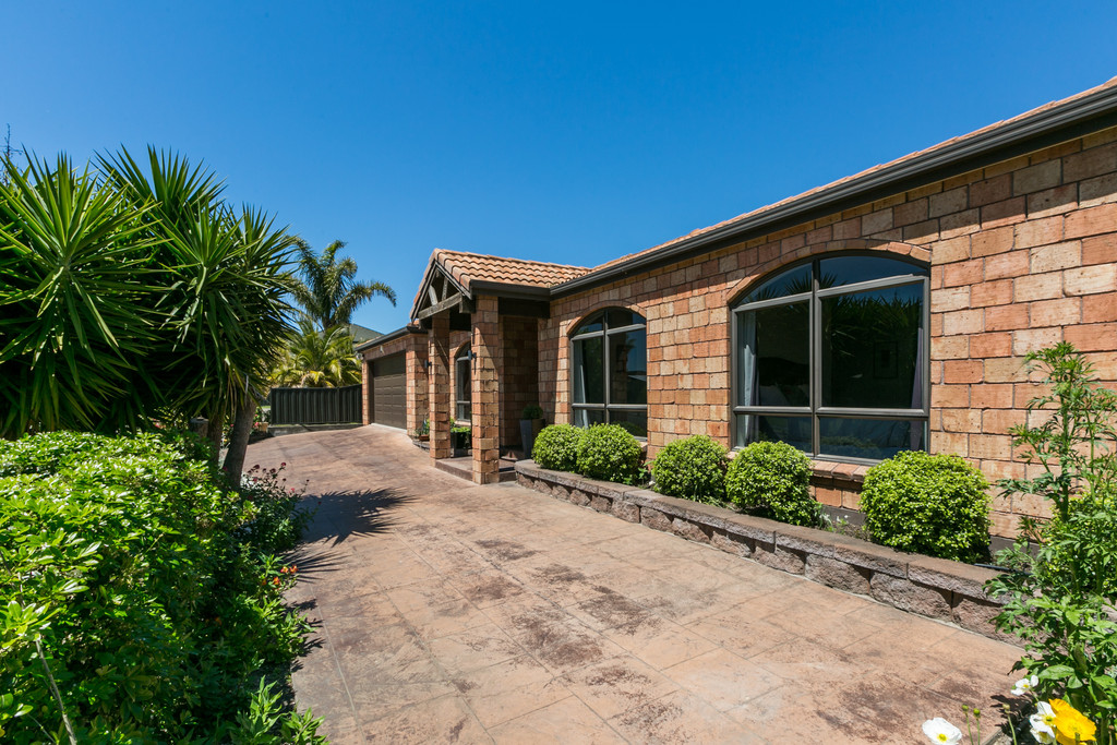 Reserve Front Lifestyle