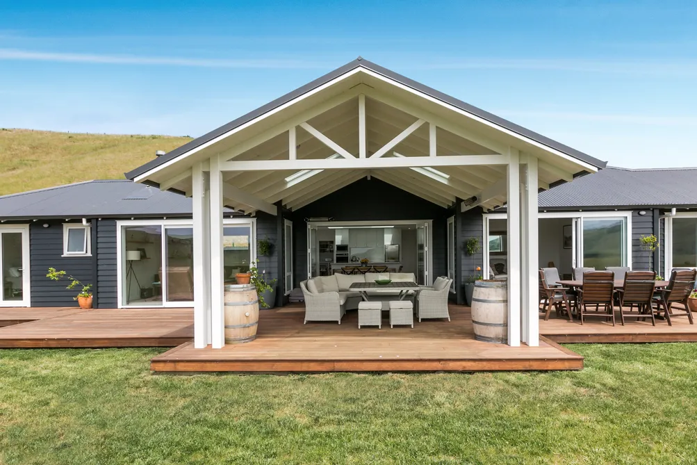 Contemporary Country Living 