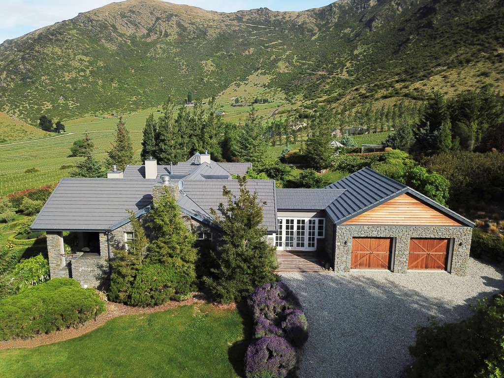 Opulent Gibbston Valley Residence and Vineyard