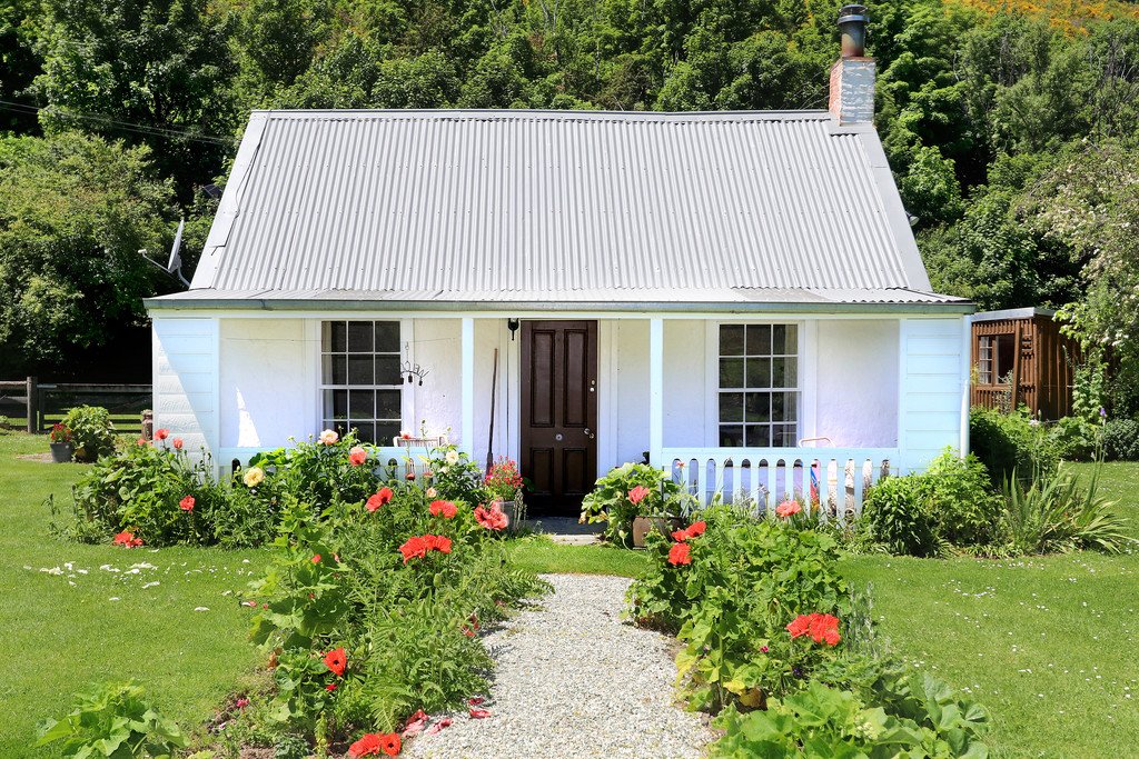 Historical Gold Miners Cottage - Arrow Junction