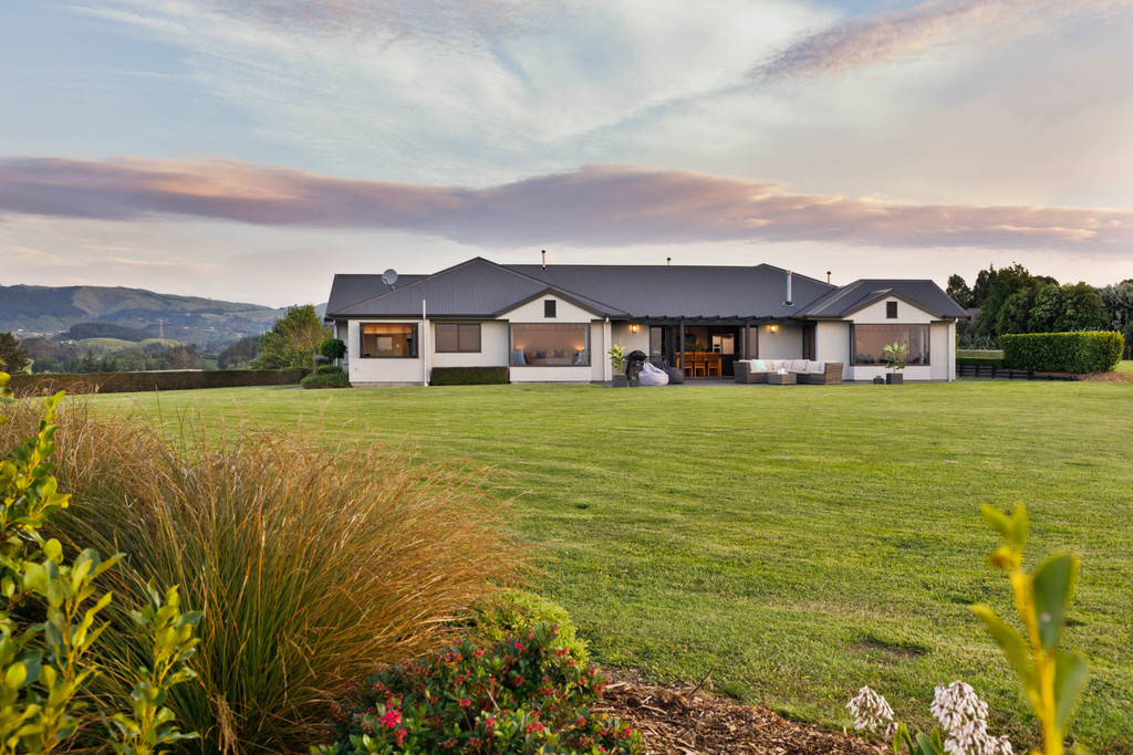 Effortless Lifestyle - Extraordinary Views
