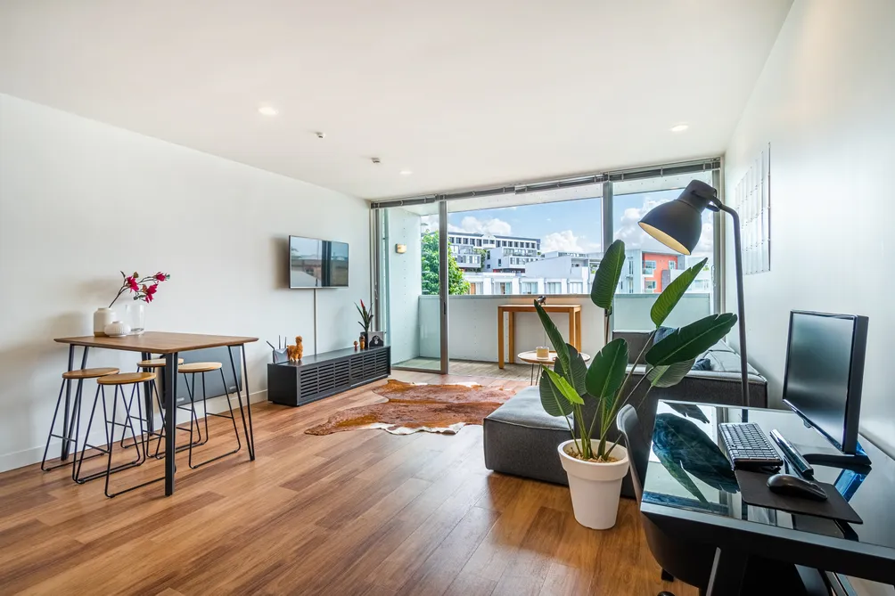 Fully Furnished and Freehold