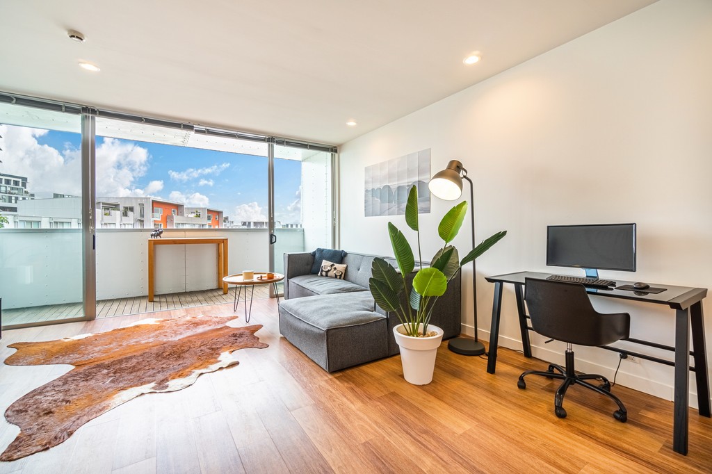 Fully Furnished and Freehold