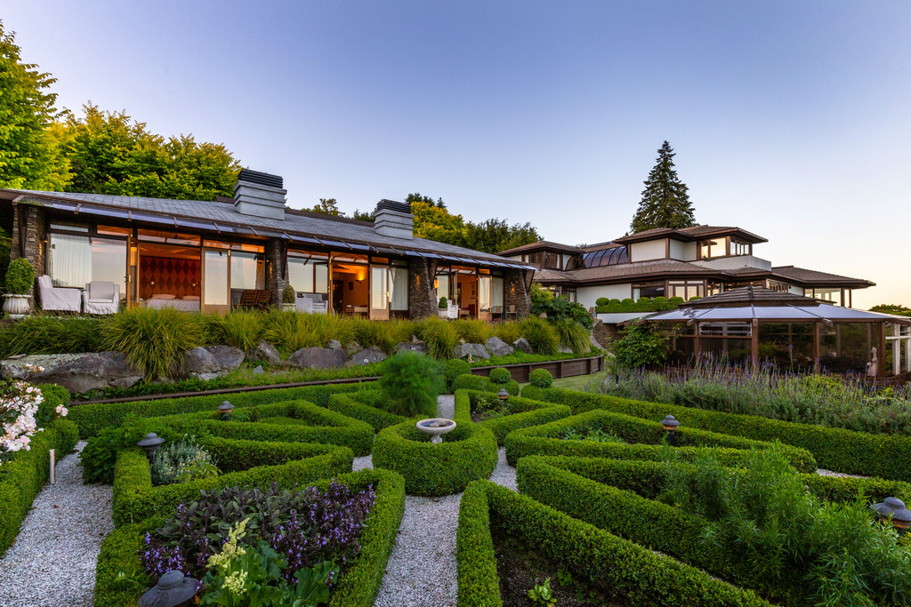 A Lake Taupo Masterpiece