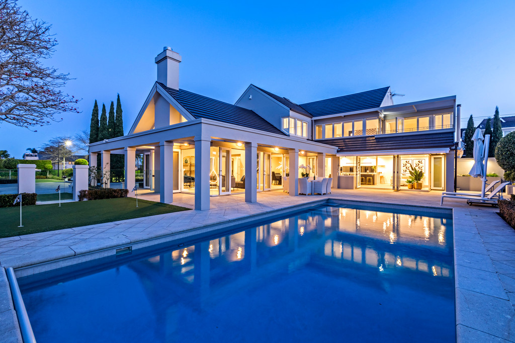 "BALMAIN" - Grand Estate