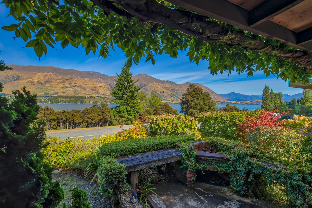 Strategic Location - Lake Views
