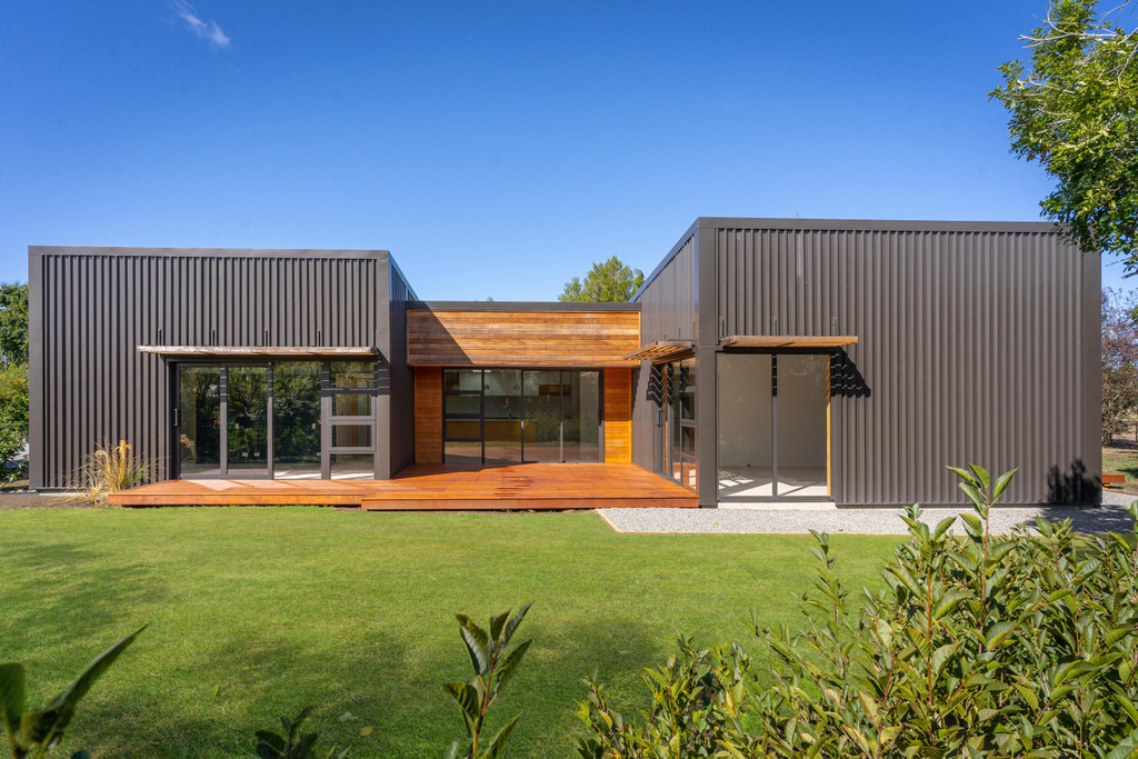 Architectural Simplicity On Kuratawhiti