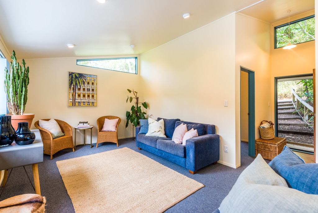 Immaculate home or retreat - Onetangi