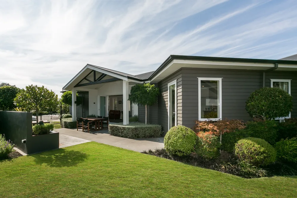 Contemporary Living On Kent Terrace