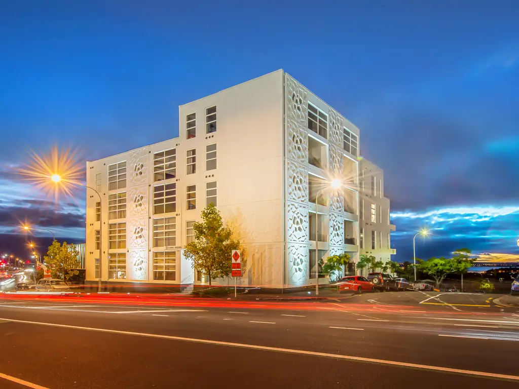 305-2 Ariki St-18
