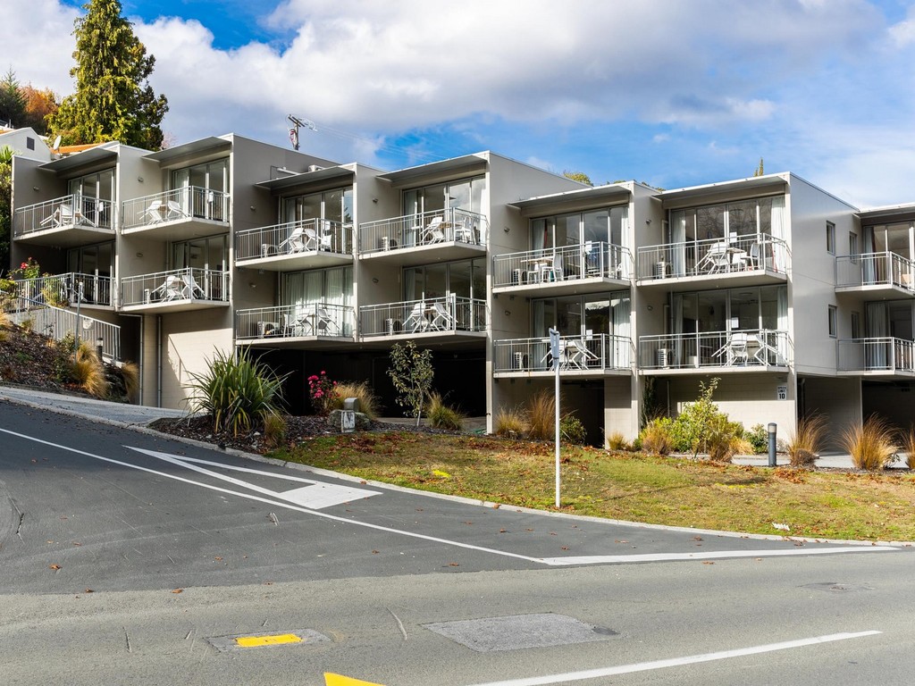 Central Queenstown Apartment 
