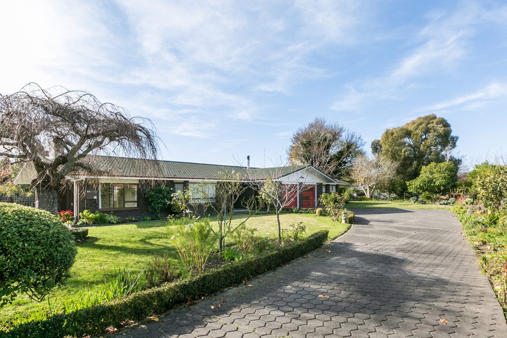 A Rare Find - Right In The Heart Of Taradale