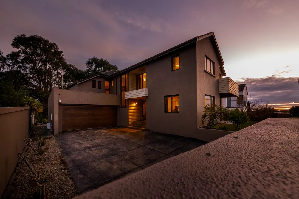 Five Bedrooms and Tranquil Views on Ruapehu