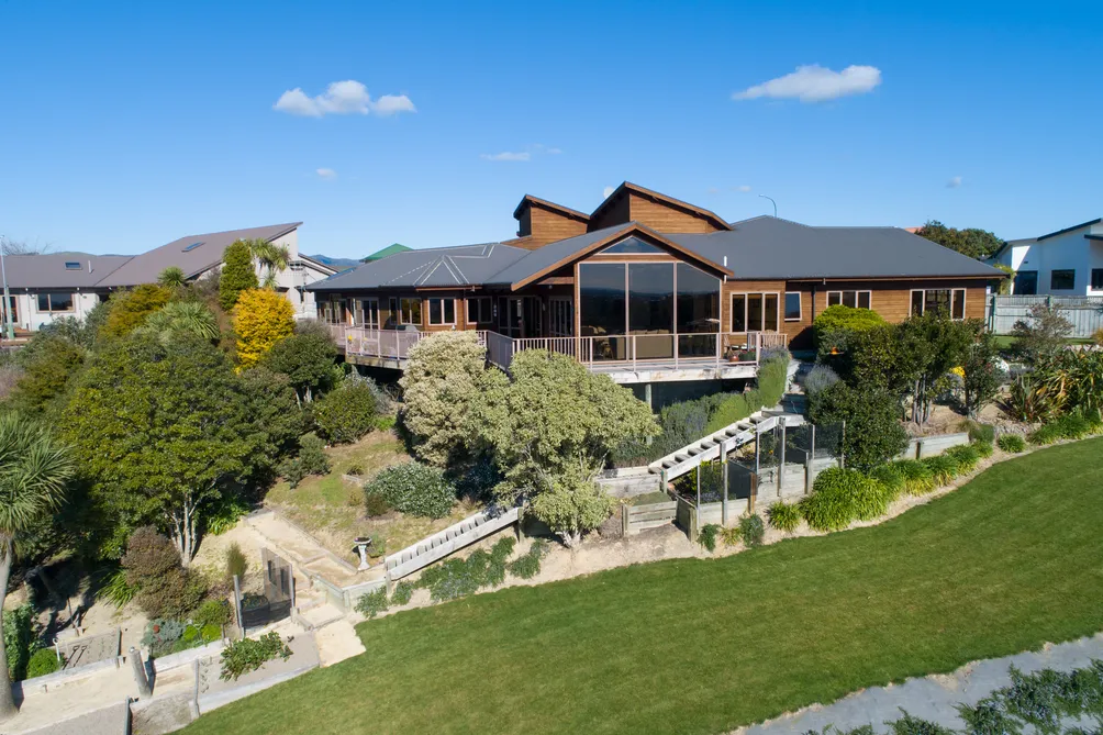Spectacular Views - Four Car Garage 