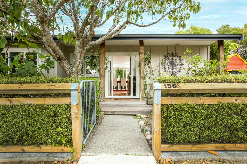 Stylish Easy Living On East