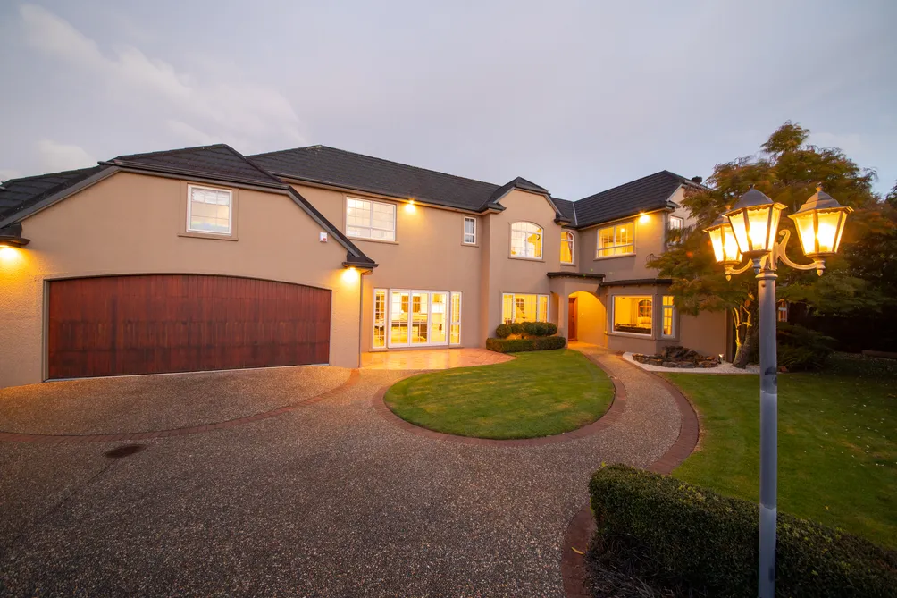Modern Five Bedroom Hokowhitu Family Home