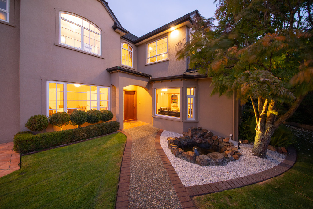 Modern Five Bedroom Hokowhitu Family Home