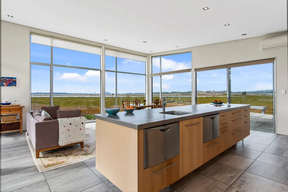 Enviable Views in Exceptional Location 