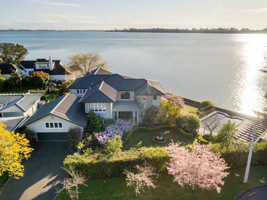 Gracious Waterfront Living 