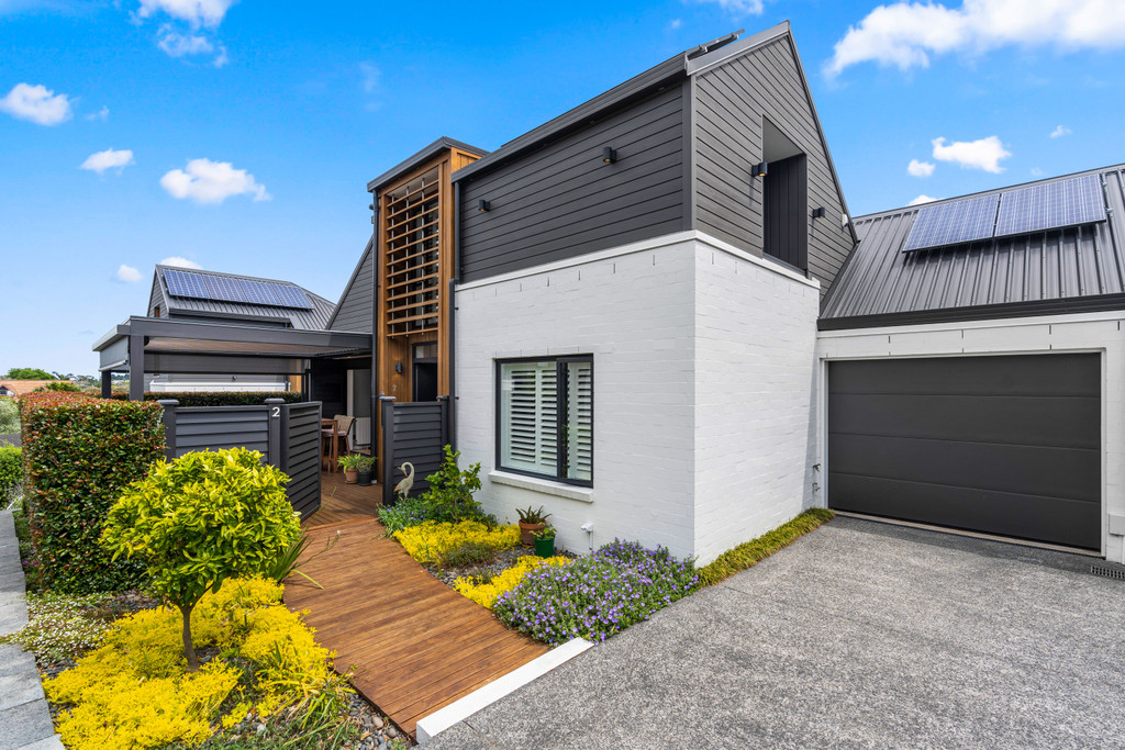 Cool, Contemporary Designer Townhouse