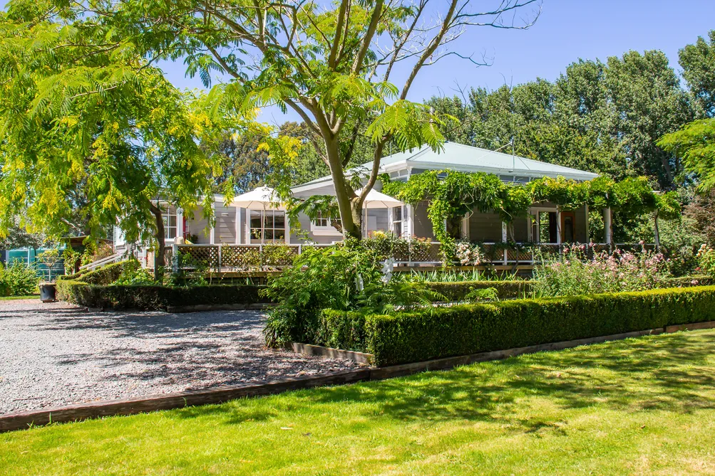 Superb Country Style Living