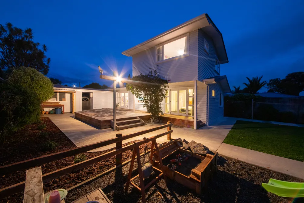 Neighbourly Four Bedroom Hokowhitu Family Home