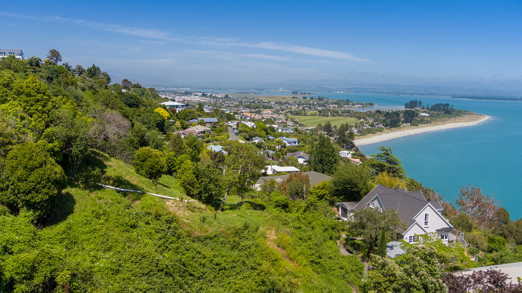 On a Big Scale - Panoramic Views and Wide Land