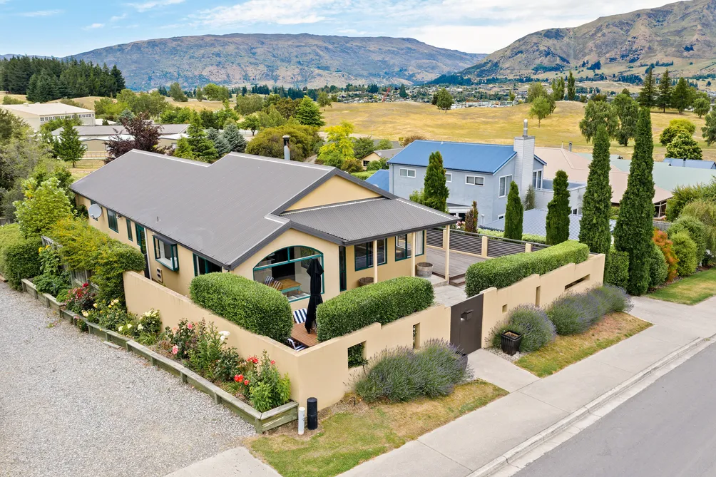 'Establishment' Wanaka Home