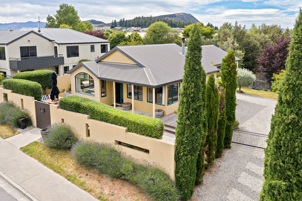 'Establishment' Wanaka Home