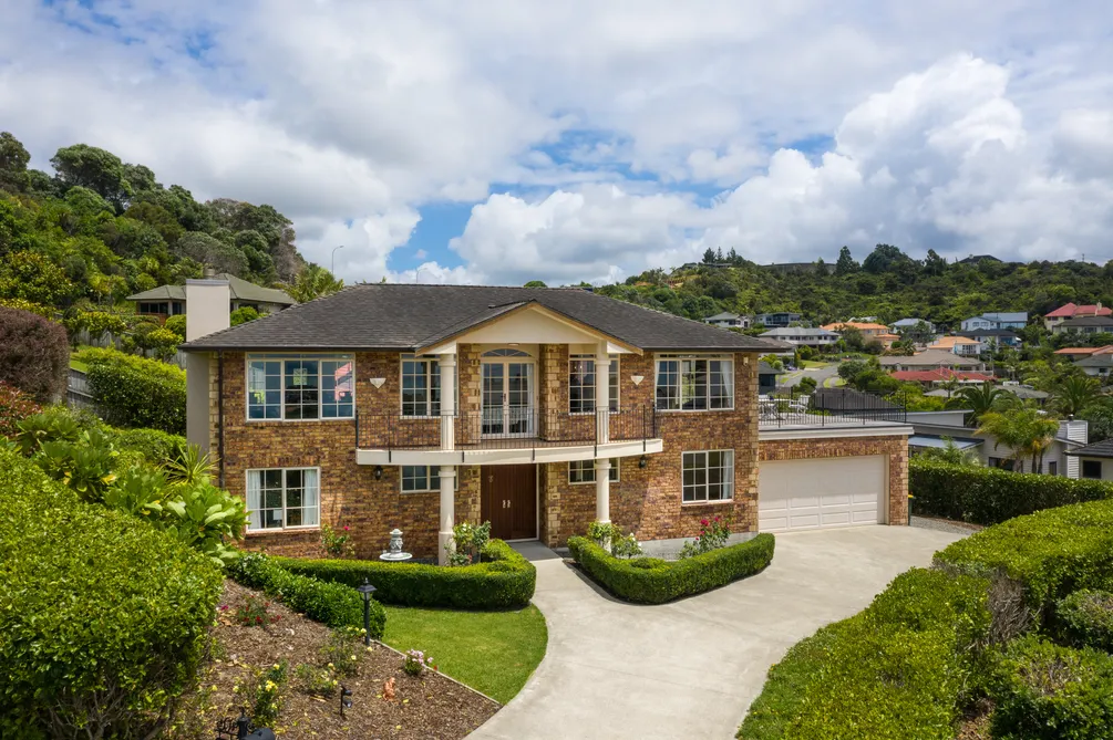 Classic Beauty with Wide Sea Views