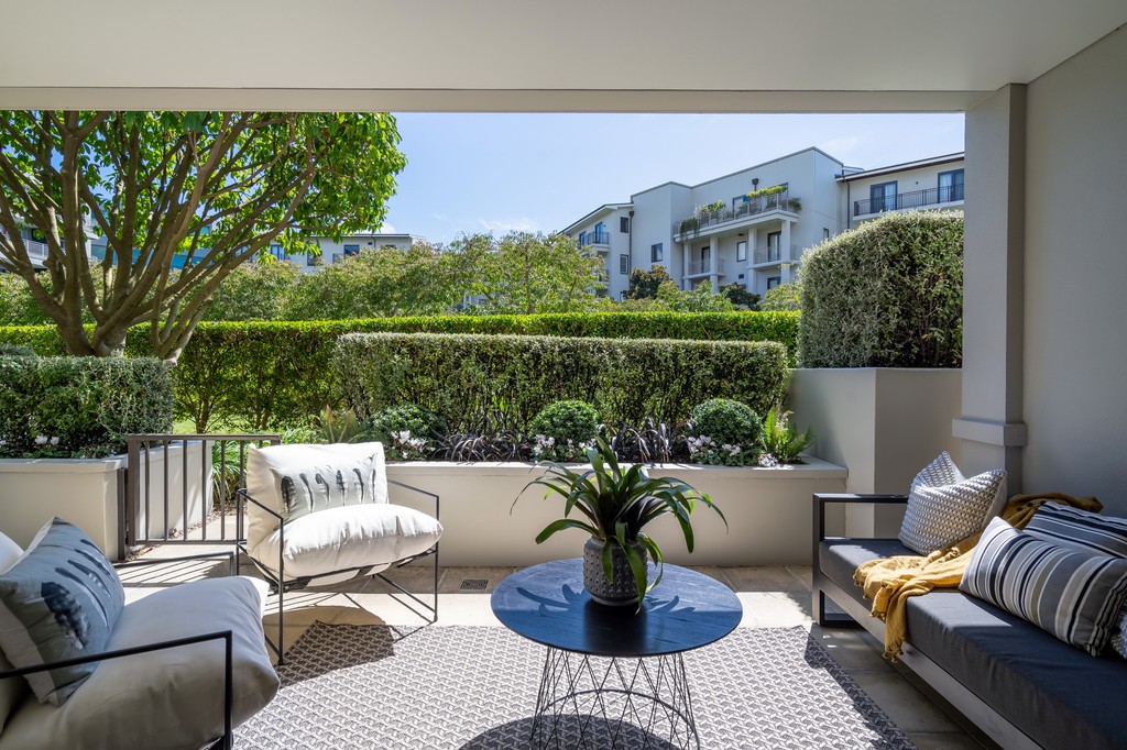 Serene Splendour with Private Park at your Feet 