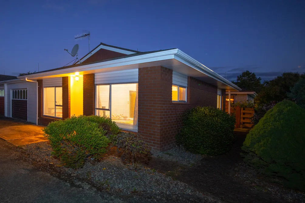Popular Terrace End - Brick 2 Bedroom Unit