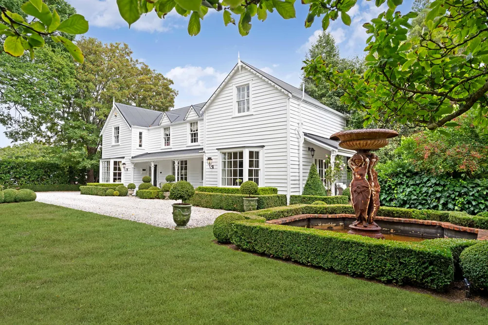 Elegant Spacious Home with Cottage