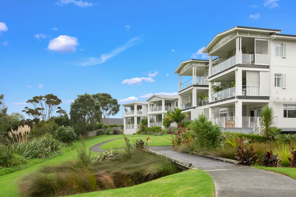 Beach Side Luxury Apartment Living 