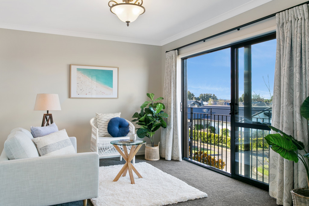 Chateau Charm In Rangatira Park