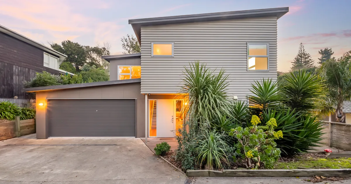 25 Renown Road, Raumati South, Kapiti Coast | NZ Sotheby’s Realty ...