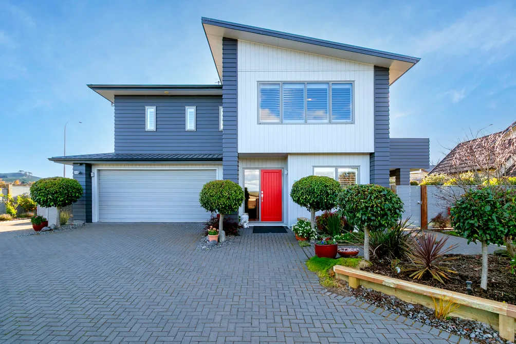Stylish Living With A View