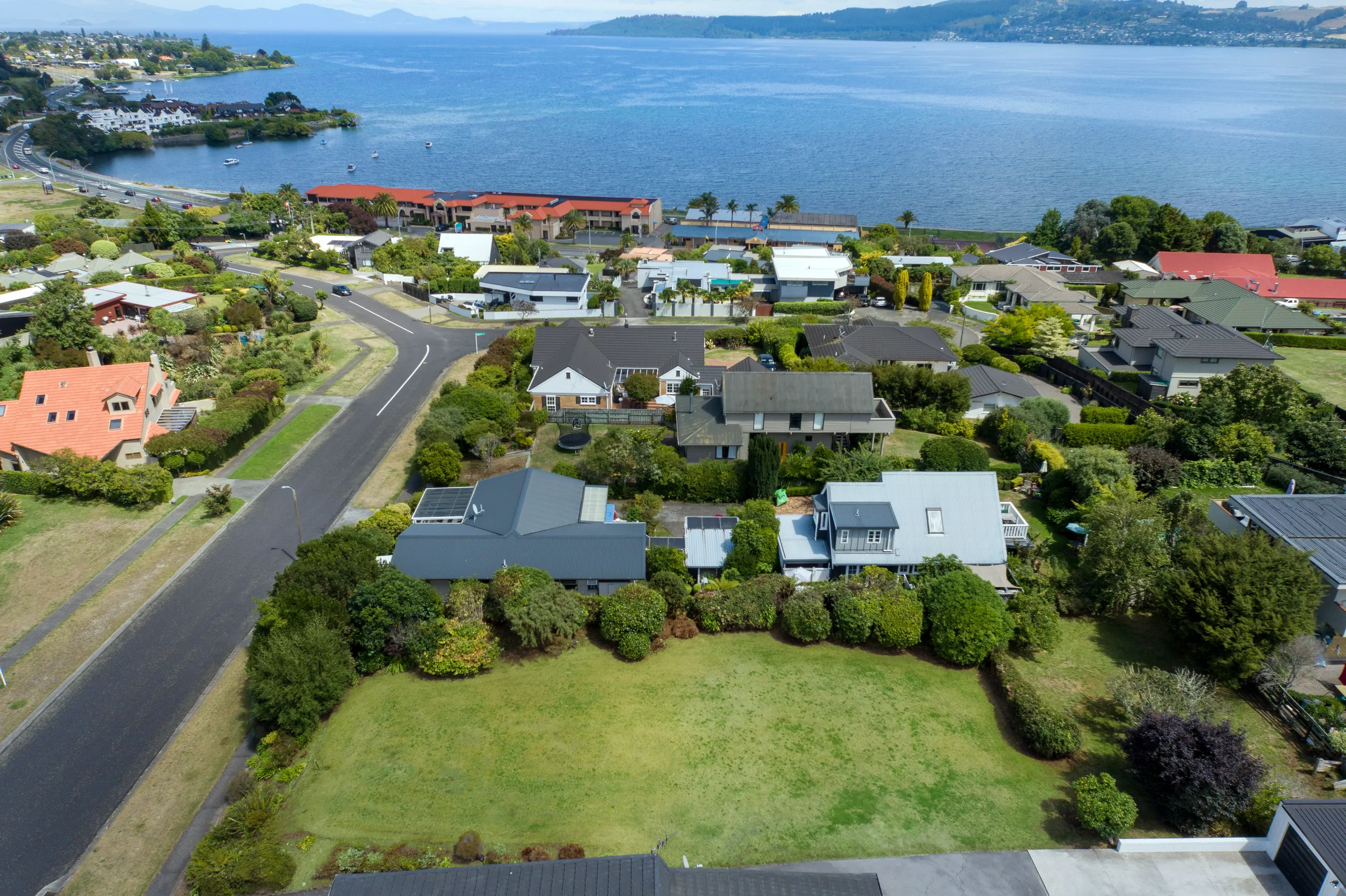 16 Harvey Street, Waipahihi, Taupo