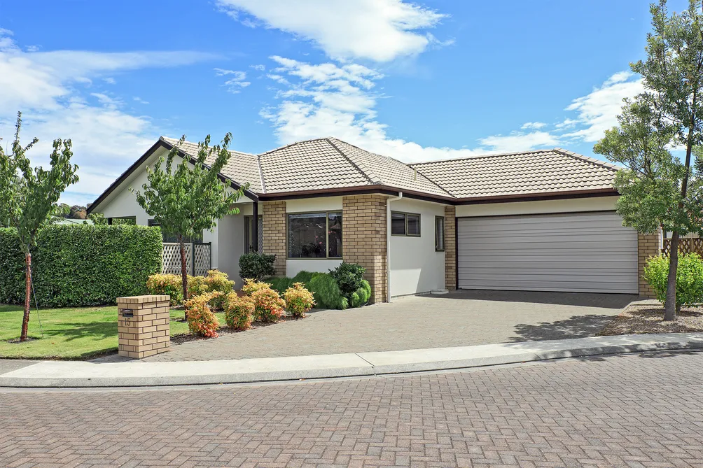  Two Bedrooms Plus Office - Ultra Low Maintenance 