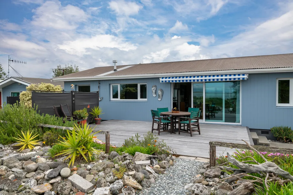 Beautiful Beach House and Studio