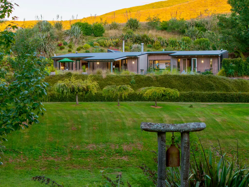 TAUP2586 twilight (4)