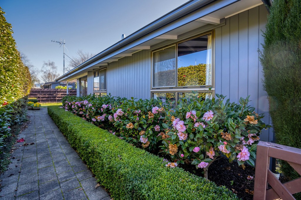 SOLD - Conveniently Located 