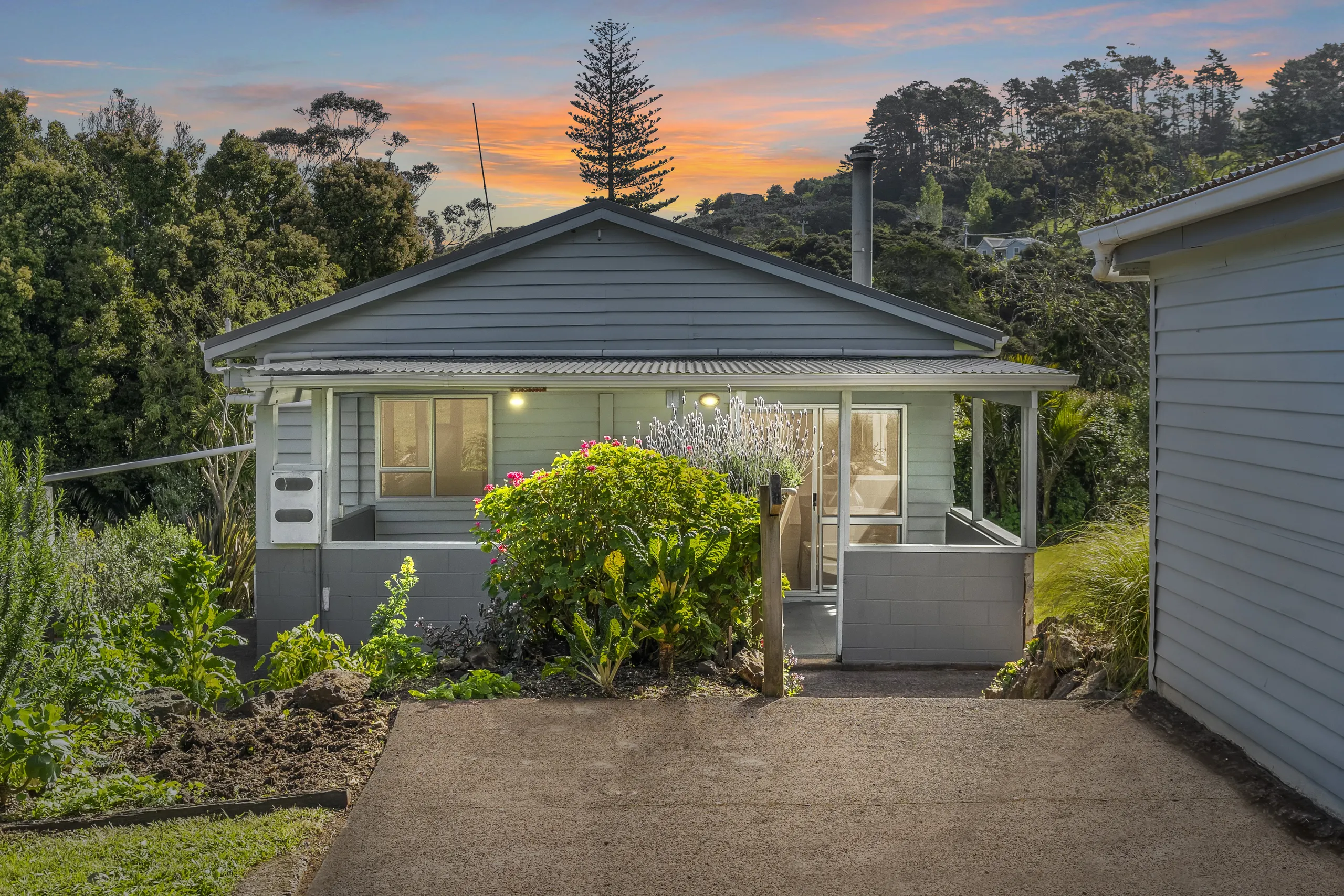 37 Bay Road, Palm Beach, Waiheke Island