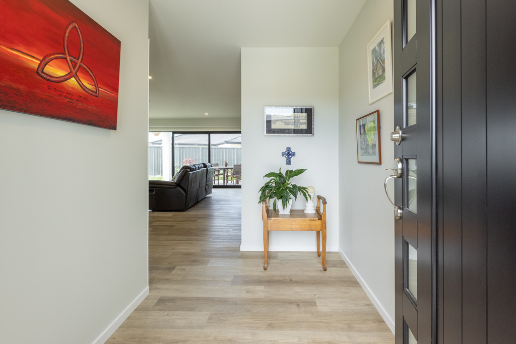 Privately Positioned Pristine New Build
